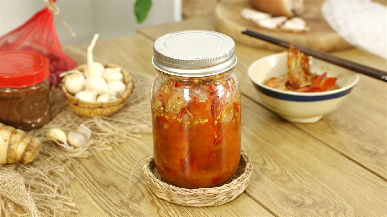Đặc sản “nước chấm hoàng gia” xứ Huế, chế biến 10 ngày mới ra lò, muốn ăn ngon phải biết cách - 2