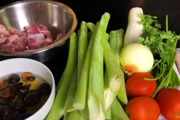 Món bún dân dã có tên gọi lạ, cực đắt khách dịp hè, lưu ngay 5 địa chỉ ngon nhất Hà Nội  - 2