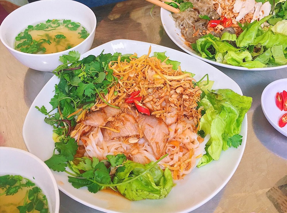 Món phở đặc biệt xứ Lạng, “hồn cốt” nằm ở loại nước xốt thần thánh, cách ăn trộn như gỏi nộm - 1