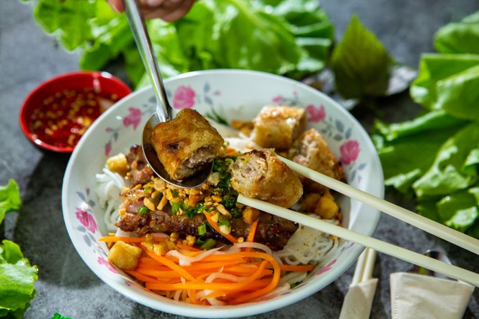 Muốn ăn bún thịt nướng ngon nhất Sài Gòn, đến ngay 5 địa chỉ này! - 3