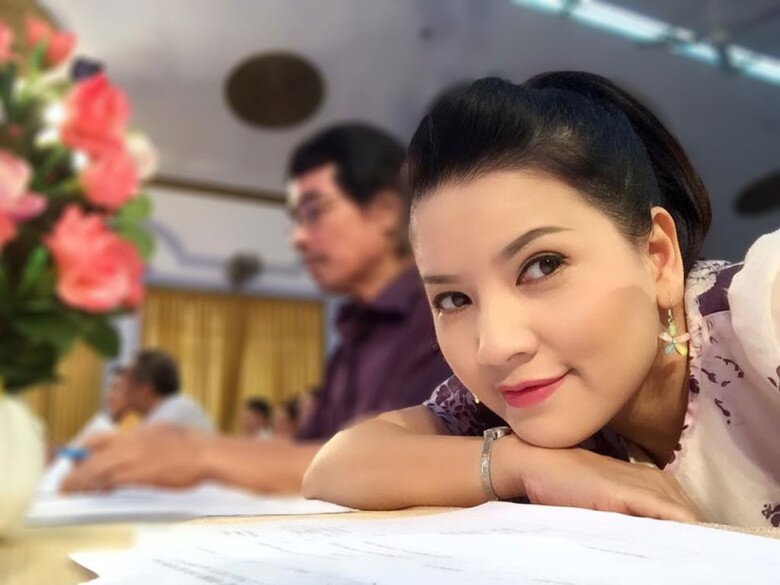 Ngọc Trinh và 2 &#34;chị em&#34; cùng tên: Người cạo đầu quy y vì bị phản bội, người chia tay tỷ phú sau 3 tháng - 13