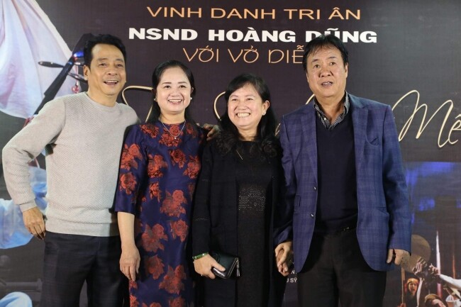 Con trai cố NSND Hoàng Dũng kể chuyện mẹ suy sụp sau khi bố mất, nay nguôi ngoai nhờ nàng dâu vừa gả vào nhà - 10
