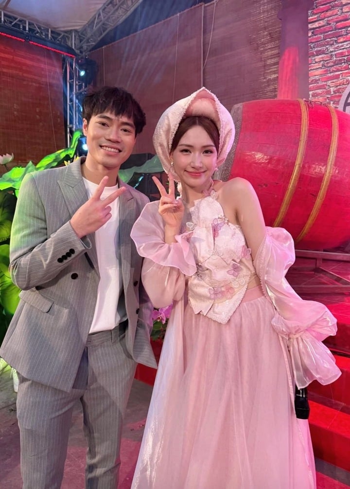 Cùng 30 tuổi: Hòa Minzy &#34;thời tới cản không nổi&#34; hậu chia tay thiếu gia, Quỳnh Kool bị nói &#34;mỗi hôm ở 1 nhà khác nhau&#34; - 6