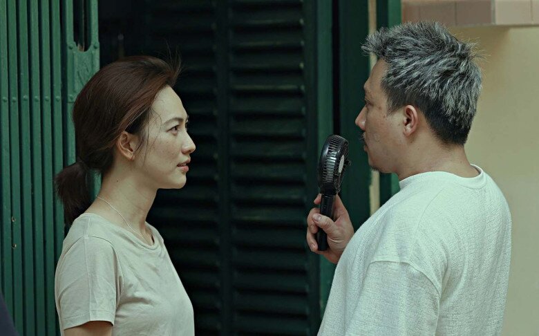 Cùng sinh năm 1992:  &#34;Ngọc nữ trăm tỷ&#34; vẫn phụ mẹ bán xôi, Hoa khôi áo dài lấy đại gia ở biệt thự dát vàng - 6