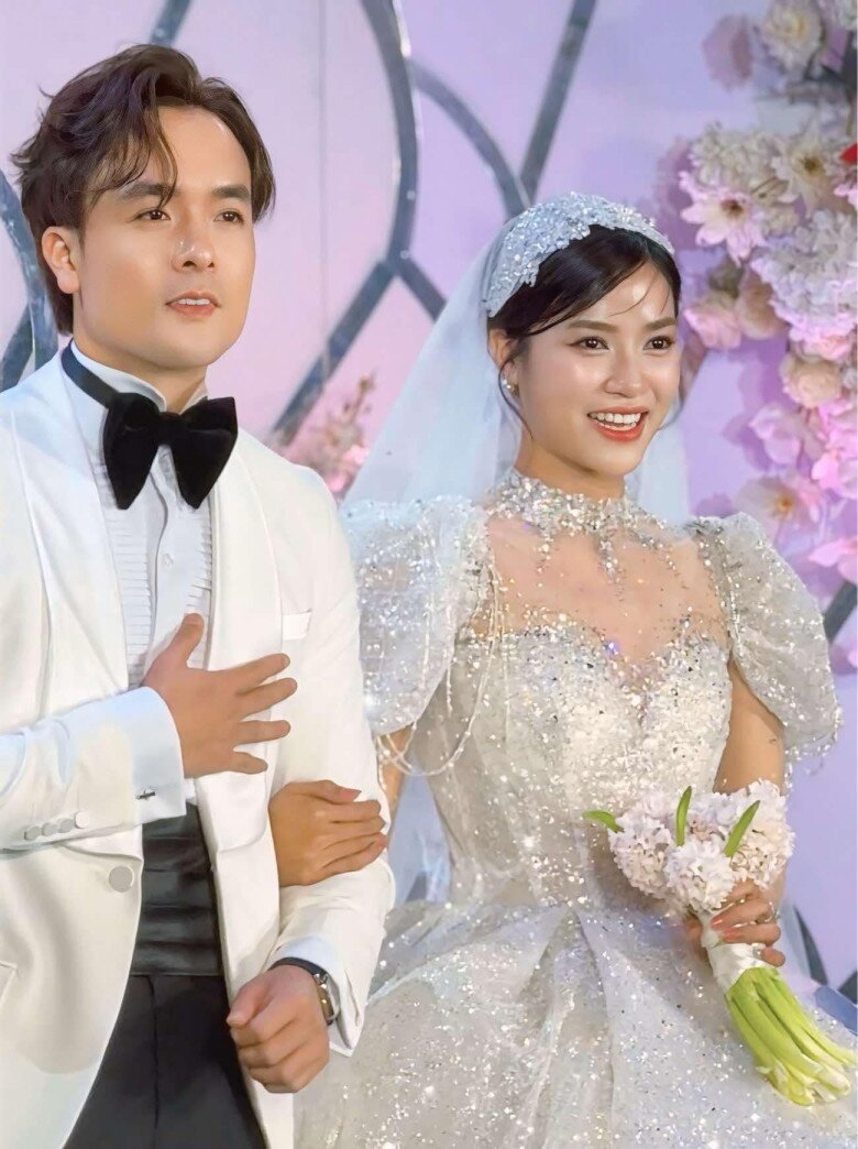 Cùng 29 tuổi: Nàng thơ của &#34;hoàng tử Châu Á&#34; có cát-xê tăng gấp 10, Anh Đào mãnh liệt khi kết hôn với đồng nghiệp - 11