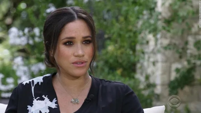 Meghan tiếp tục hóa thân thành &#34;nạn nhân trọn đời&#34;, Hoàng tử Harry bênh vợ &#34;chằm chặp&#34; - 2