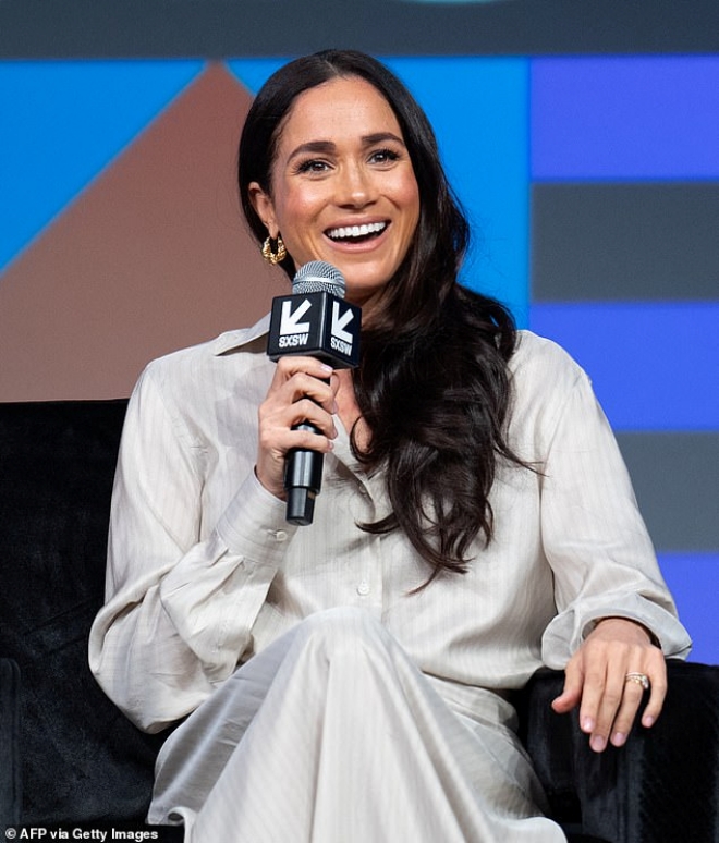 Meghan tiếp tục hóa thân thành &#34;nạn nhân trọn đời&#34;, Hoàng tử Harry bênh vợ &#34;chằm chặp&#34; - 10