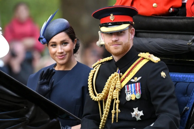 Meghan tiếp tục hóa thân thành &#34;nạn nhân trọn đời&#34;, Hoàng tử Harry bênh vợ &#34;chằm chặp&#34; - 6