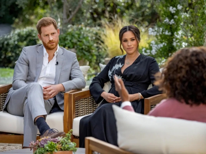 Meghan tiếp tục hóa thân thành &#34;nạn nhân trọn đời&#34;, Hoàng tử Harry bênh vợ &#34;chằm chặp&#34; - 3