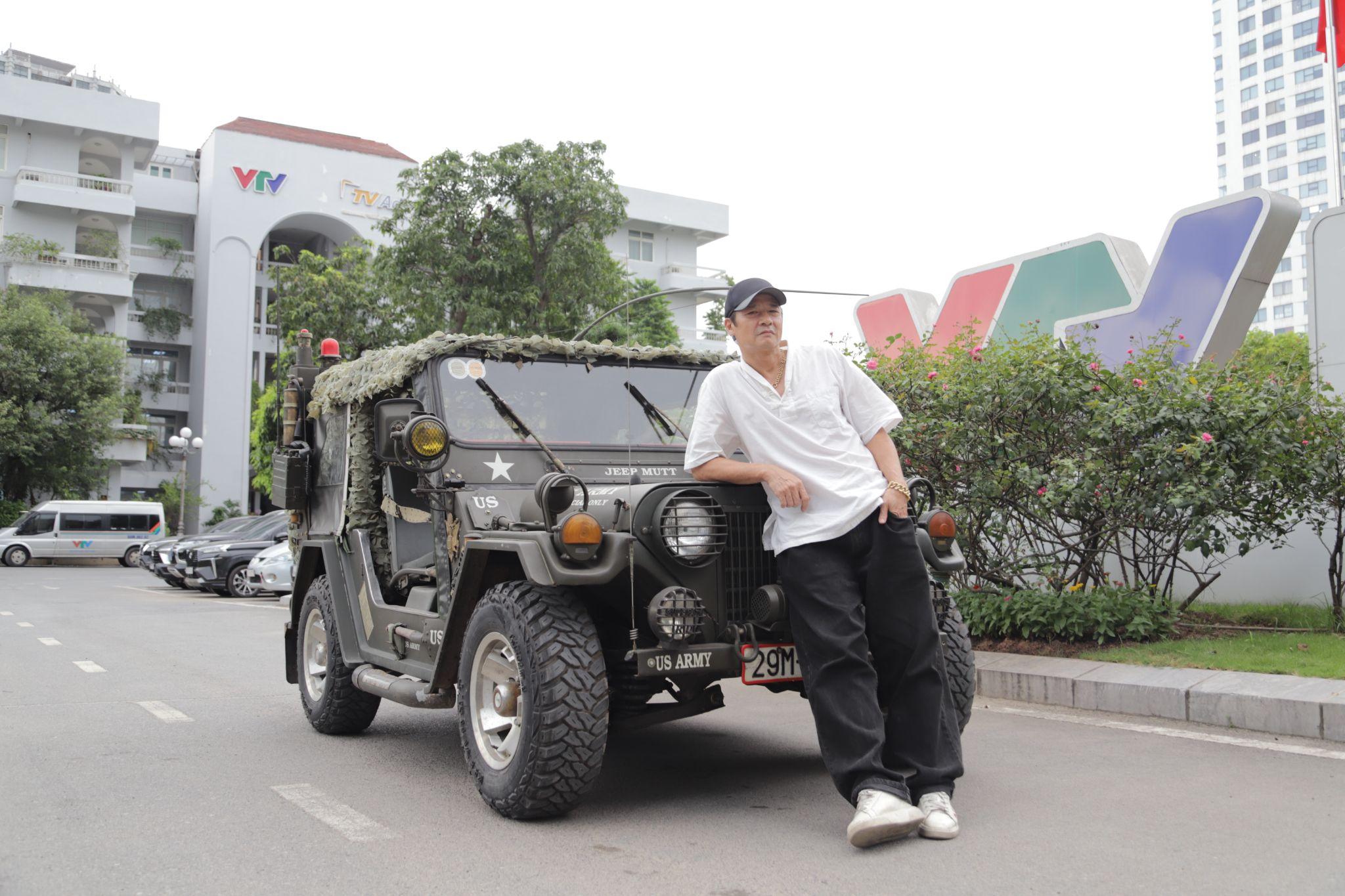 &#34;Vua bãi rác&#34; Võ Hoài Nam cưới vợ bằng trực thăng, suýt gặp tai nạn vì lông gà, giờ là ông bố 4 con hạnh phúc - 5