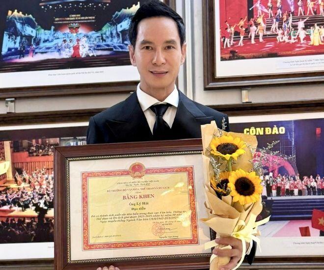 Lý Hải nhận bằng khen từ Bộ Văn hoá Thể thao và Du lịch, hạnh phúc khi được ghi nhận sau 35 năm làm nghề - 1