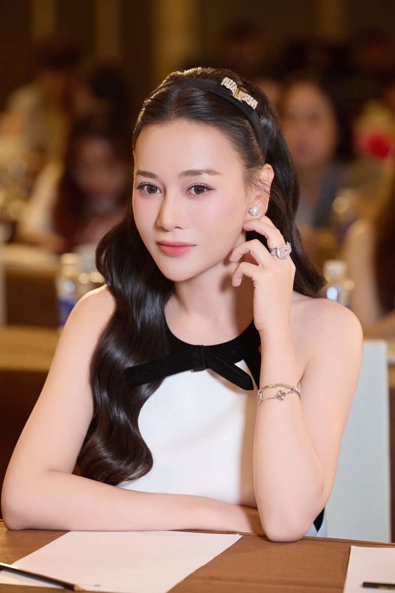 Phương Oanh: &#34;Jimmy và Jenny cố tình không bám mẹ, để tôi yên tâm hơn khi ra ngoài làm việc&#34; - 5