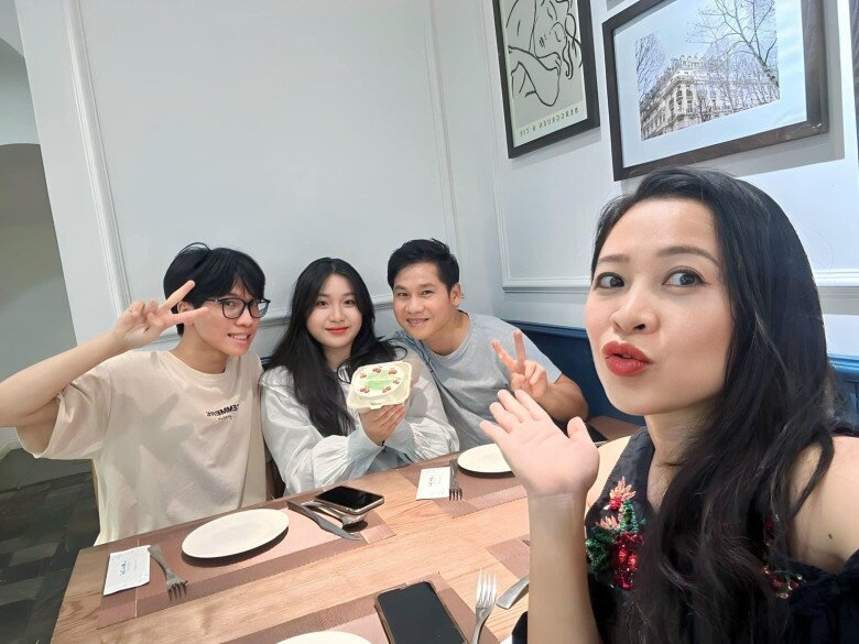 &#34;Vua nhạc đỏ&#34; vừa bị đồng nghiệp khui &#34;mỗi mùa lễ hội mua 1 căn nhà&#34;, tự nhận sợ vợ vì… cắt cơm - 4