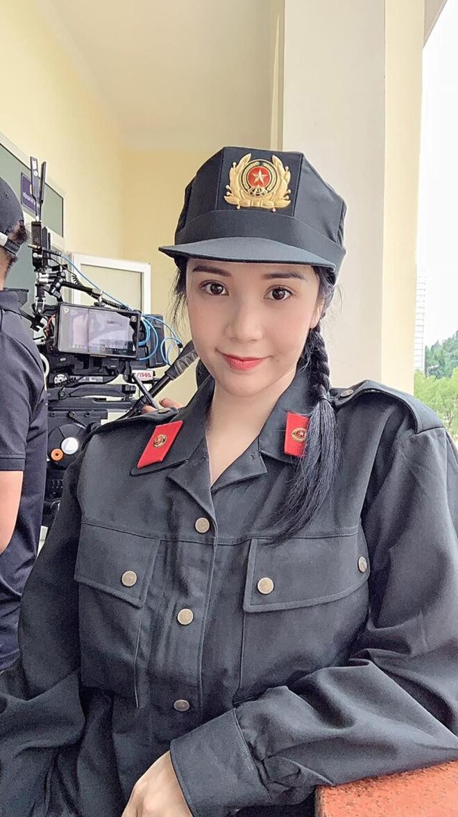 Tình cũ Quang Lê &#34;ăn mỳ tôm 6 năm&#34; để có nhà tặng mẹ, xinh đẹp như búp bê nhưng lận đận tình duyên - 8
