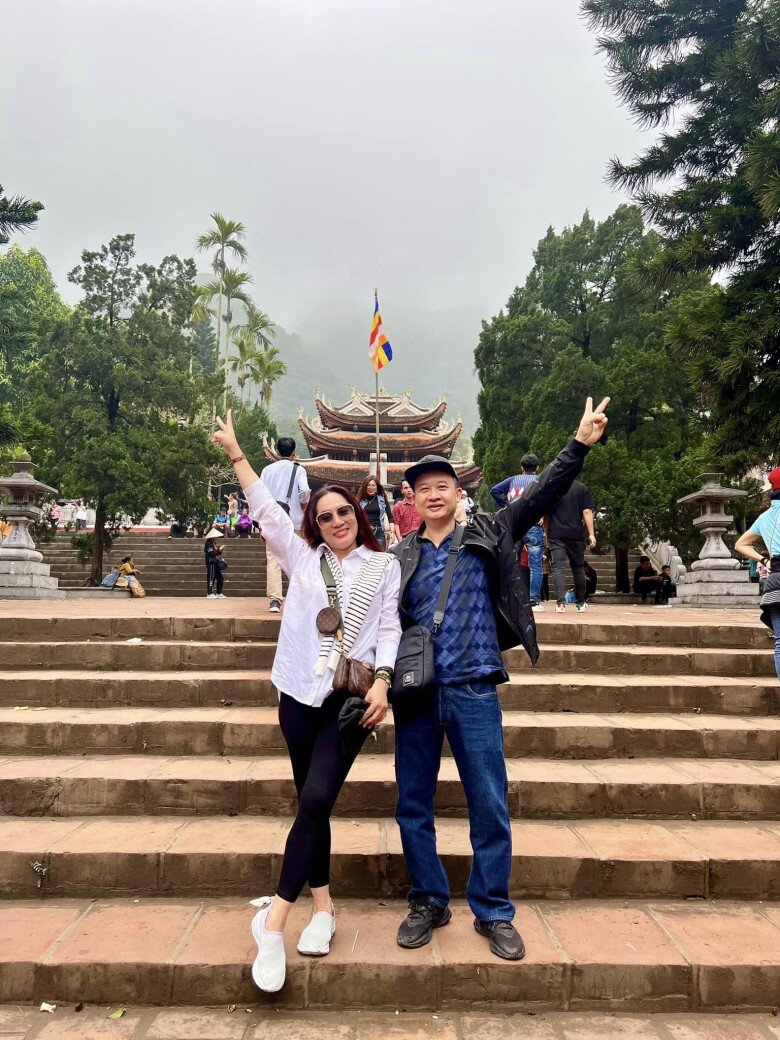 &#34;Vợ đại gia chân đất&#34; Quang Tèo: Sinh con sau 17 năm nghỉ đẻ, &#34;ra đường vừa đi vừa khóc&#34; - 11