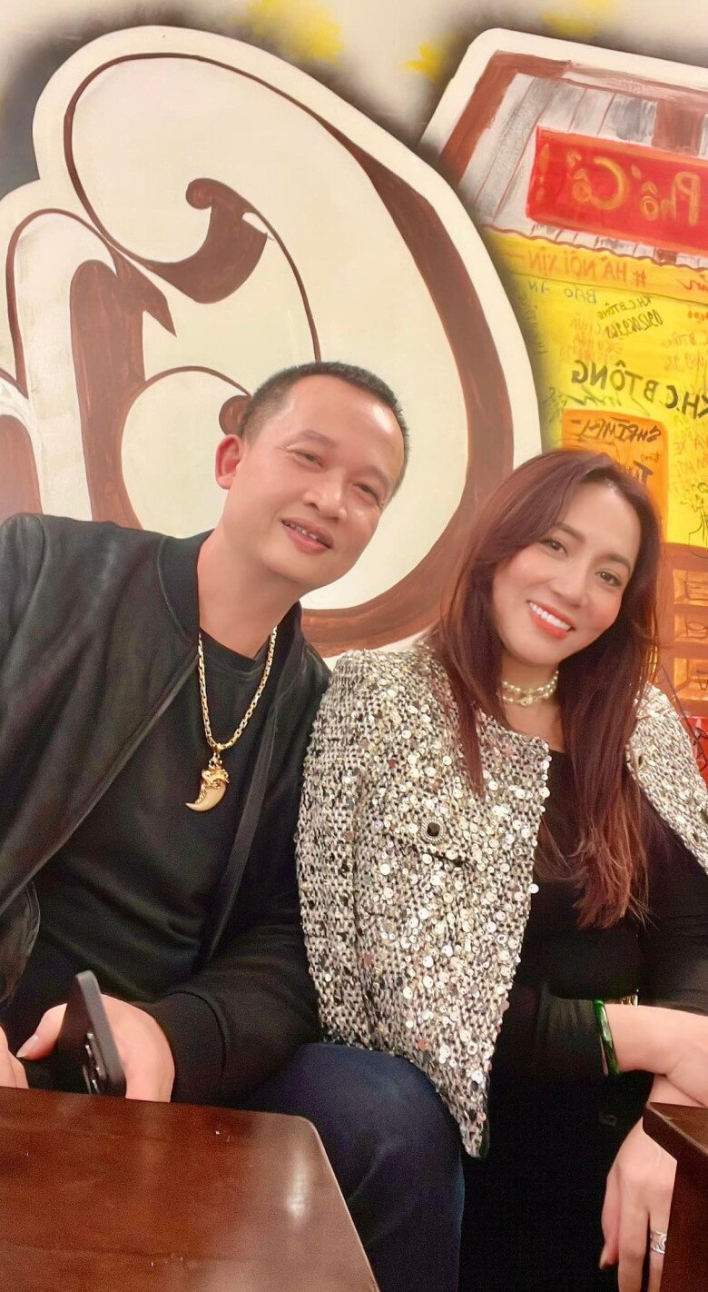 &#34;Vợ đại gia chân đất&#34; Quang Tèo: Sinh con sau 17 năm nghỉ đẻ, &#34;ra đường vừa đi vừa khóc&#34; - 10