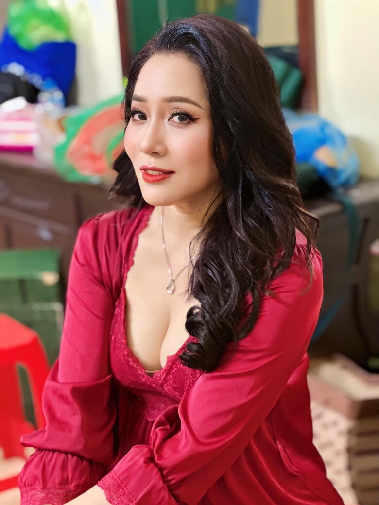 &#34;Vợ đại gia chân đất&#34; Quang Tèo: Sinh con sau 17 năm nghỉ đẻ, &#34;ra đường vừa đi vừa khóc&#34; - 5