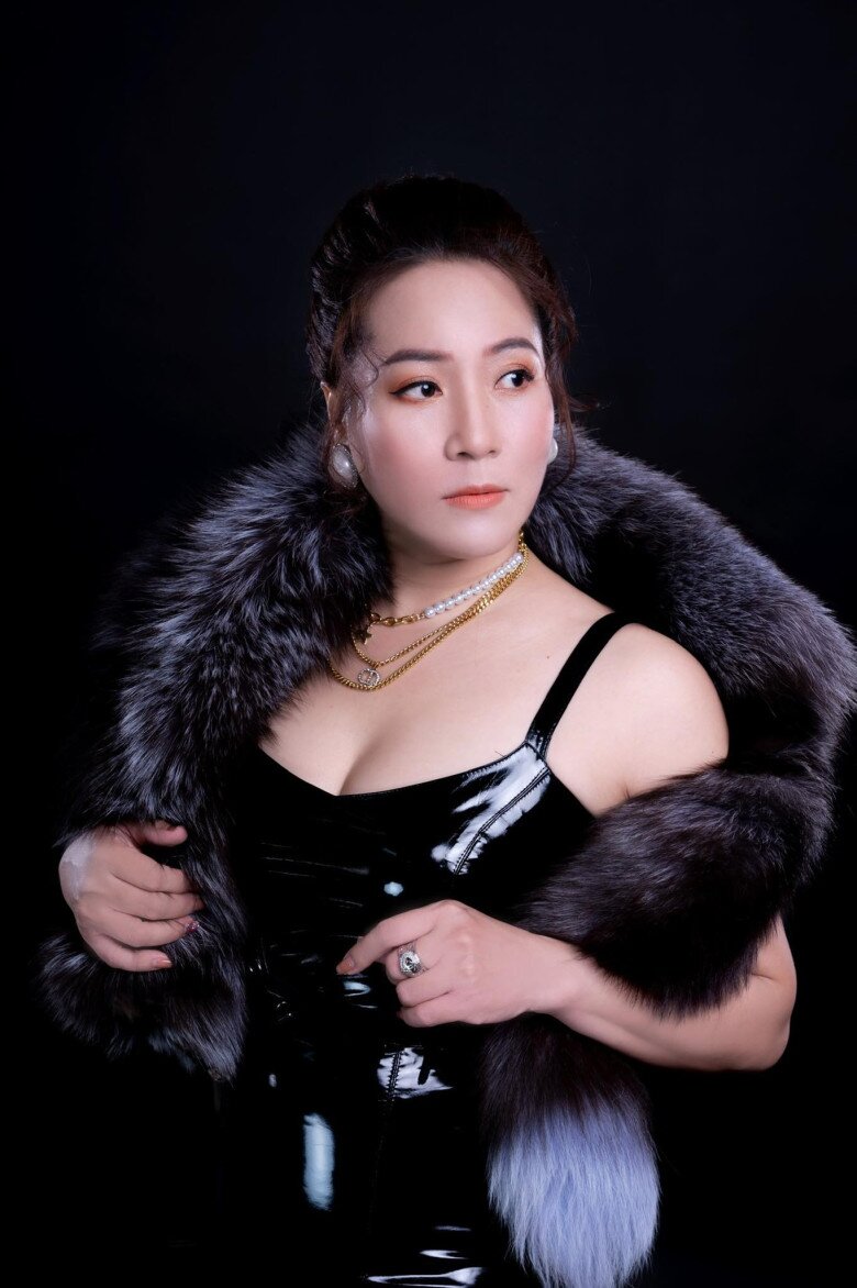 &#34;Vợ đại gia chân đất&#34; Quang Tèo: Sinh con sau 17 năm nghỉ đẻ, &#34;ra đường vừa đi vừa khóc&#34; - 4