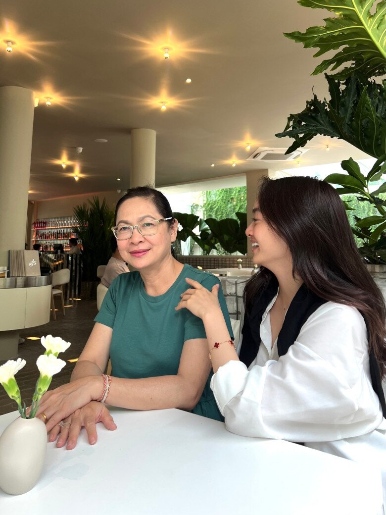 Nữ tiếp viên cao 1m55 trong Tử Chiến Trên Không: &#34;Tôi tham khảo hình tượng từ mẹ và bà làm trong ngành hàng không&#34; - 3