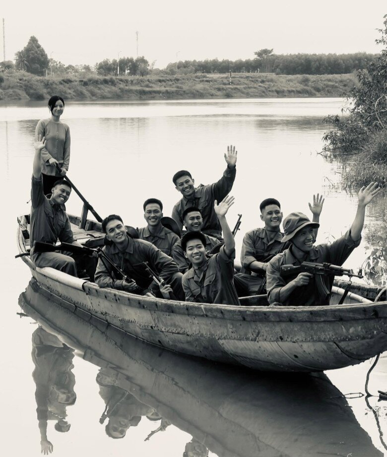 Lê Hạ Anh - nữ chính phim Mưa Đỏ: &#34;Tôi đi casting để giành giật cơ hội này nên không quan trọng chuyện cát-xê&#34; - 2