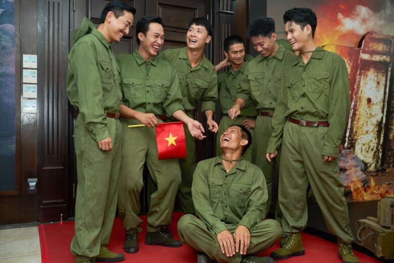 Phương Nam - đội trưởng Tạ trong phim Mưa Đỏ: &#34;Ông nội tôi là liệt sĩ chưa tìm thấy hài cốt&#34; - 6