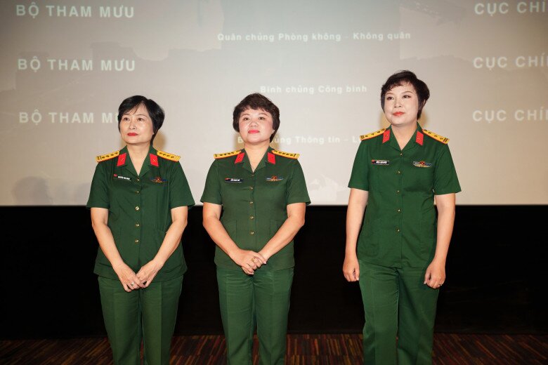 Thân Thúy Hà từng muốn bỏ vai trong Mưa Đỏ, Đỗ Nhật Hoàng sốt cao nhập viện khiến đoàn phim khủng hoảng - 5