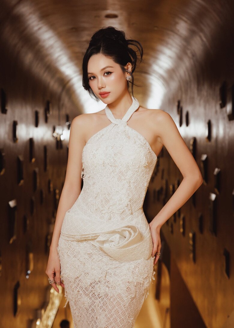 Trâm Anh - chiêu đãi viên xinh đẹp của Tử Chiến Trên Không: Có bố là công an, bị đạo diễn mắng đến khóc khi quay - 4