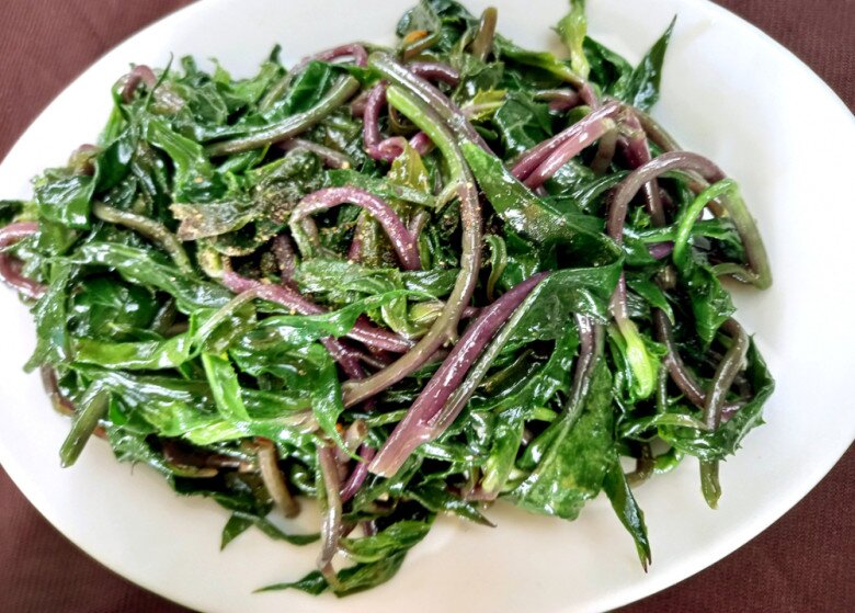 Thứ rau dại mọc hoang trên rừng xuống phố được chị em &#34;săn lùng&#34;, có mùi thơm đặc biệt và là &#34;thần dược&#34; tốt cho sức khỏe - 4