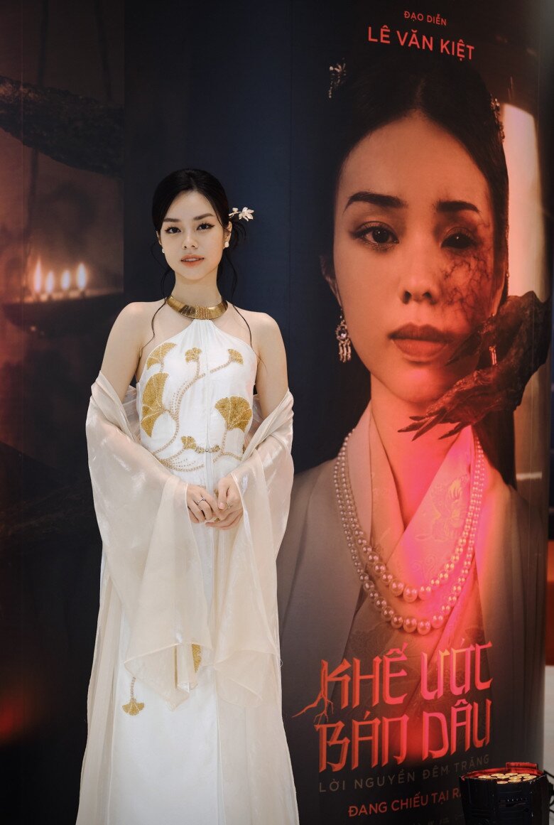 Nữ sinh Việt đóng cảnh nóng năm 13 tuổi: Vẻ đẹp trưởng thành đậm chất Á Đông, thần thái bí ẩn cuốn hút - 8