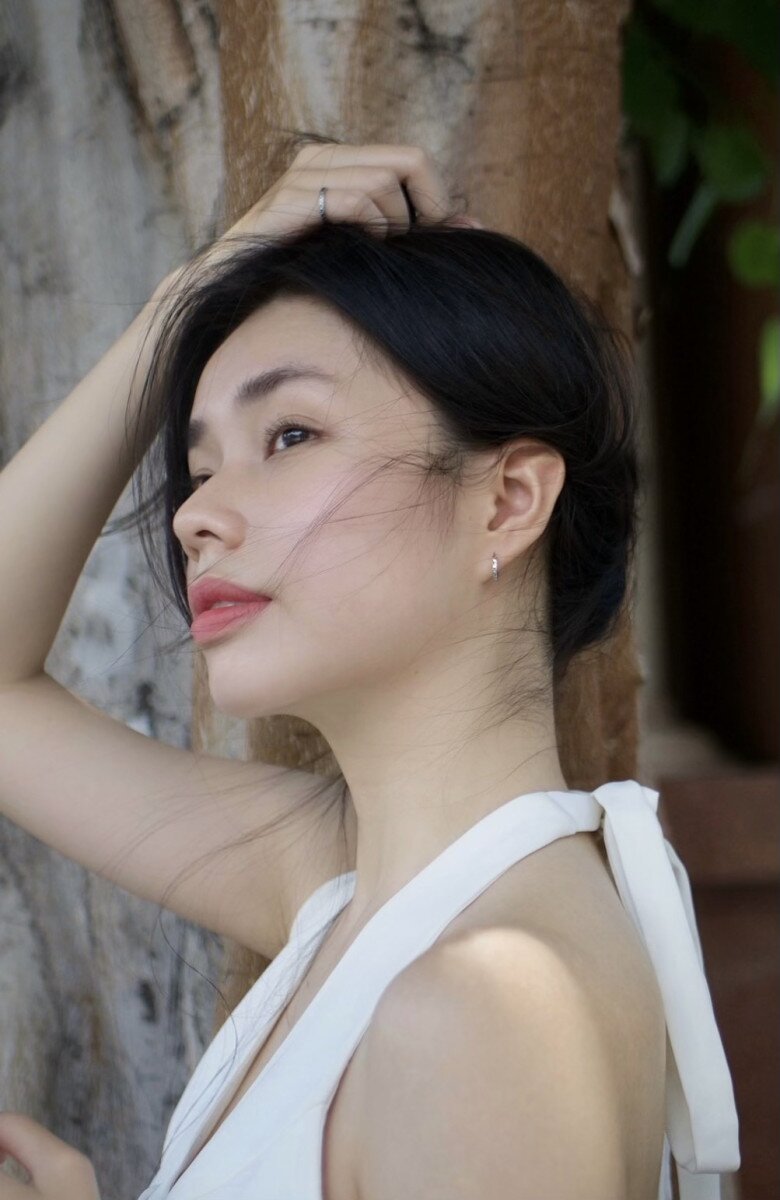 Nữ sinh Việt đóng cảnh nóng năm 13 tuổi: Vẻ đẹp trưởng thành đậm chất Á Đông, thần thái bí ẩn cuốn hút - 11