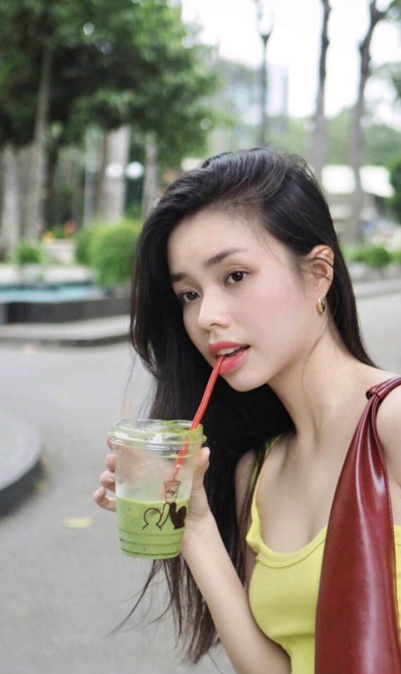 Nữ sinh Việt đóng cảnh nóng năm 13 tuổi: Vẻ đẹp trưởng thành đậm chất Á Đông, thần thái bí ẩn cuốn hút - 10