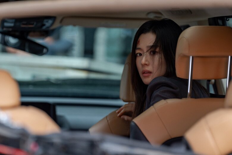 Giông Tố: Phim Hàn 1300 tỷ đồng nổi toàn cầu, Jeon Ji Hyun được chính mẹ chồng &#34;đẩy thuyền&#34; với Kang Dong Won - 8