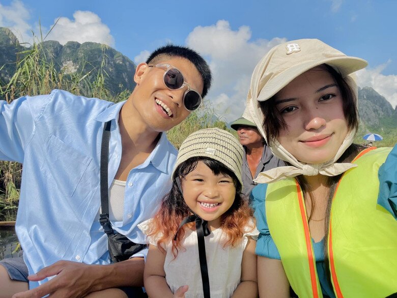 Chị Yến - vợ &#34;anh Tạ&#34; trong Mưa Đỏ: Tốt nghiệp ngành đạo diễn truyền hình, U30 vẫn trẻ trung như thiếu nữ 18 - 9