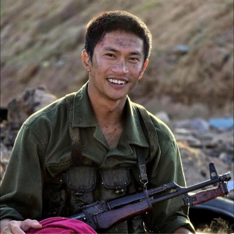 Dàn sao Mưa Đỏ "trượt vai bằng thực lực": Steven Nguyễn và Đỗ Nhật Hoàng suýt đổi vai, 3 người giành giật nam chính đều "tạch" - 4