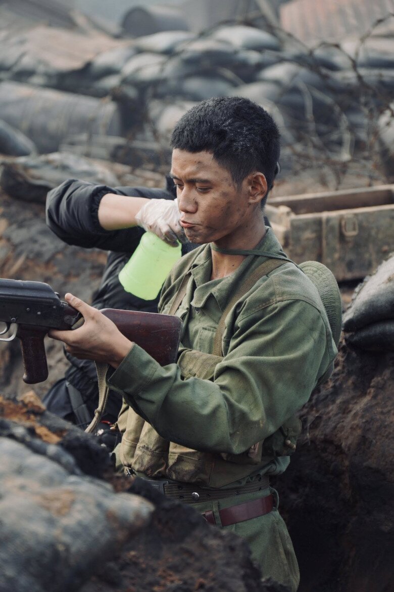 Dàn sao Mưa Đỏ "trượt vai bằng thực lực": Steven Nguyễn và Đỗ Nhật Hoàng suýt đổi vai, 3 người giành giật nam chính đều "tạch" - 6