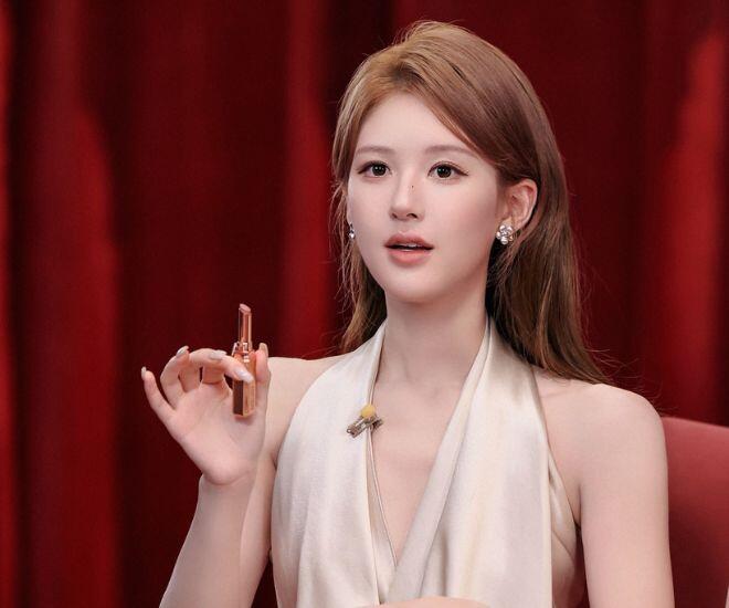 Triệu Lộ Tư tuyên bố giải nghệ vì bị công ty quản lý bóc lột, chi hơn 7 tỷ đồng bồi thường vẫn chưa yên - 1