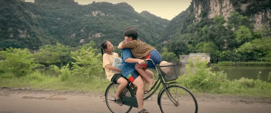 Cách Em 1 Milimet: Phim giờ vàng hot vượt mặt Mưa Đỏ, dàn nhóc tỳ &#34;cưng xỉu&#34; khiến khán giả mong đừng đổi diễn viên - 5