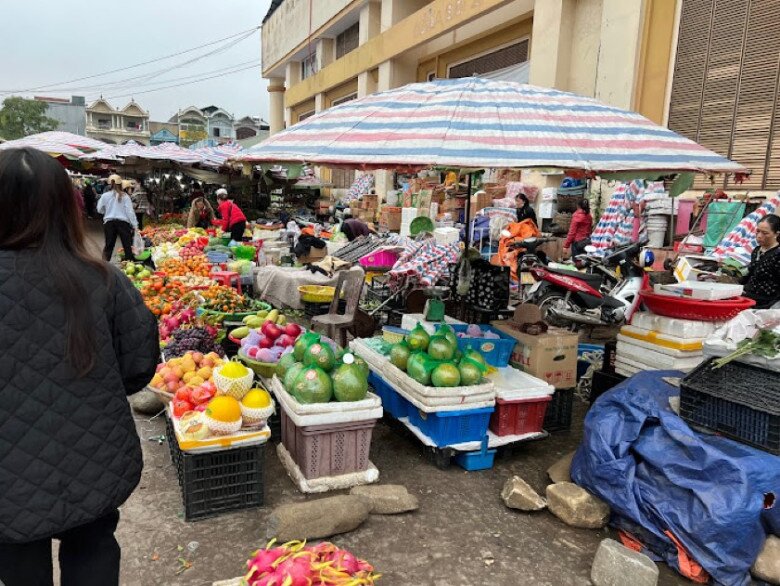 Chợ có tên lạ nằm giữa lòng Quảng Ninh, là &#34;thiên đường&#34; ẩm thực cực ngon-bổ-rẻ thứ gì cũng có - 3
