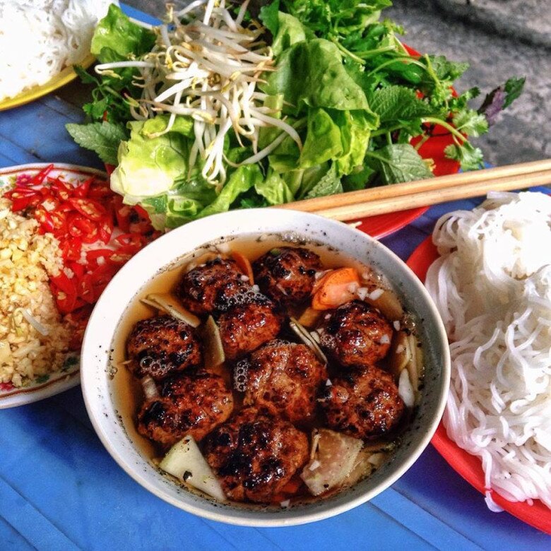 Ghé Thủ đô dịp 2/9, lưu lại ngay 10 quán bún chả ngon chuẩn vị nhất, thử một lần là mê mẩn - 3