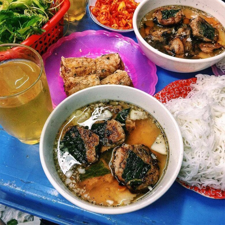 Ghé Thủ đô dịp 2/9, lưu lại ngay 10 quán bún chả ngon chuẩn vị nhất, thử một lần là mê mẩn - 4