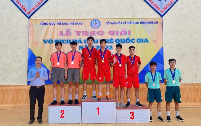Tấn &#34;40kg&#34; trong Mưa Đỏ: Quay phim về mẹ không nhận ra, nhan sắc chuẩn &#34;trai phố&#34; gây sốt - 5