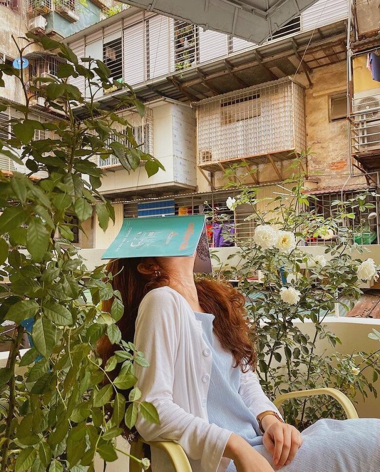 Giới trẻ &#34;săn lùng&#34; những quán cafe giấu mình trong khu tập thể cũ: Góc nào cũng xinh đảm bảo &#34;check-in cháy máy&#34; - 1
