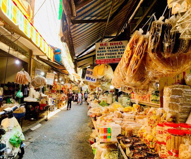 Giữa lòng Sài Gòn có một khu chợ được ví như miền Trung thu nhỏ, nơi phảng phất dư vị quê nhà - 1