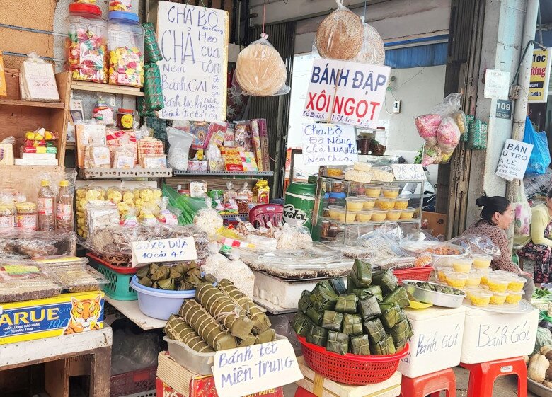 Giữa lòng Sài Gòn có một khu chợ được ví như miền Trung thu nhỏ, nơi phảng phất dư vị quê nhà - 2