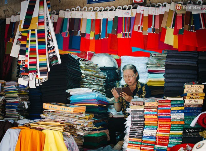 Giữa Sài Gòn có một khu chợ rẻ và lâu đời bậc nhất, chỉ bán duy nhất một loại hàng mà đến nay vẫn tấp nập - 2