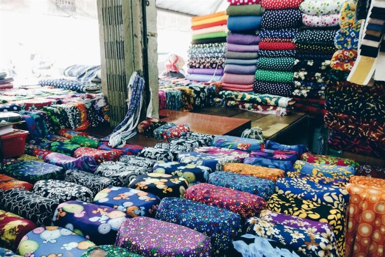 Giữa Sài Gòn có một khu chợ rẻ và lâu đời bậc nhất, chỉ bán duy nhất một loại hàng mà đến nay vẫn tấp nập - 4