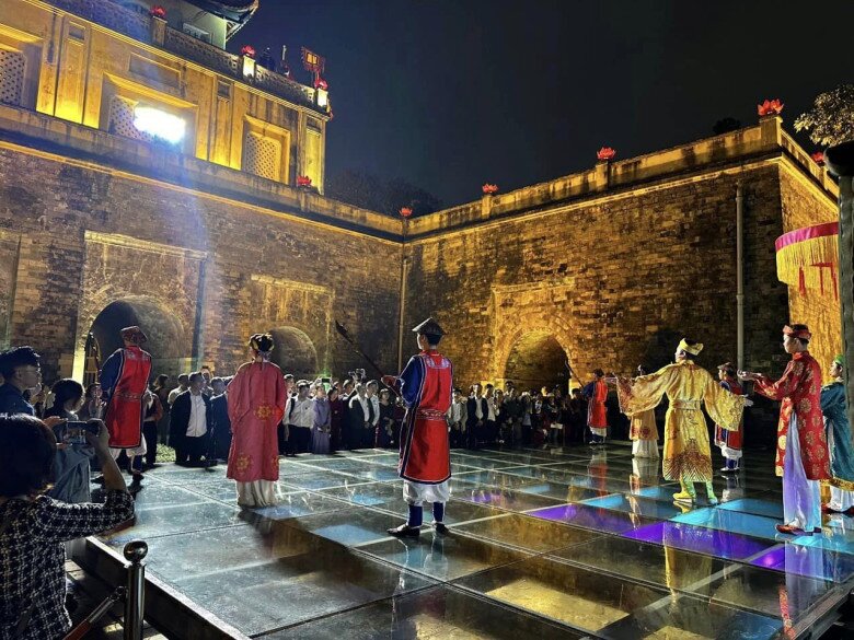 Khám phá Hà Nội về đêm: Những tour du lịch độc đáo ngay cả người Thủ đô chưa chắc đã biết hết - 3