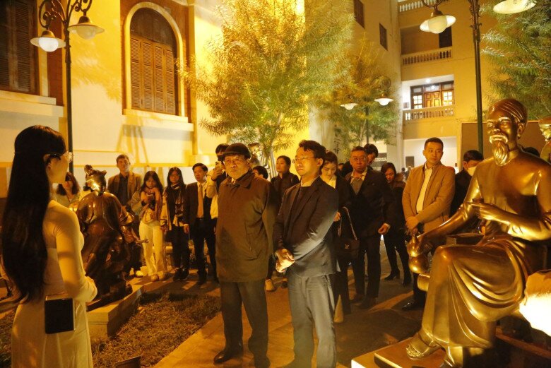Khám phá Hà Nội về đêm: Những tour du lịch độc đáo ngay cả người Thủ đô chưa chắc đã biết hết - 4