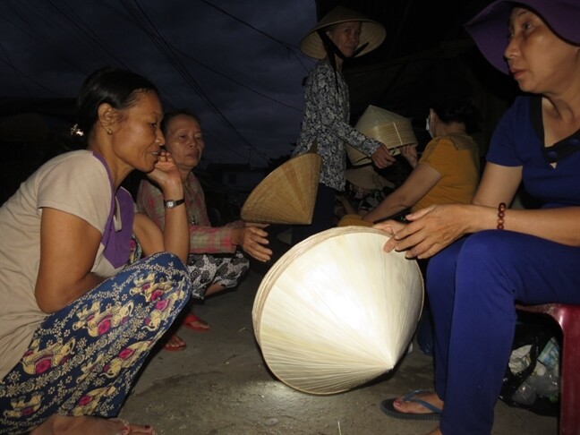 Khu chợ trong sương độc nhất ở Huế, chỉ bán duy nhất một thứ mà tồn tại hơn trăm năm vẫn đông khách - 4