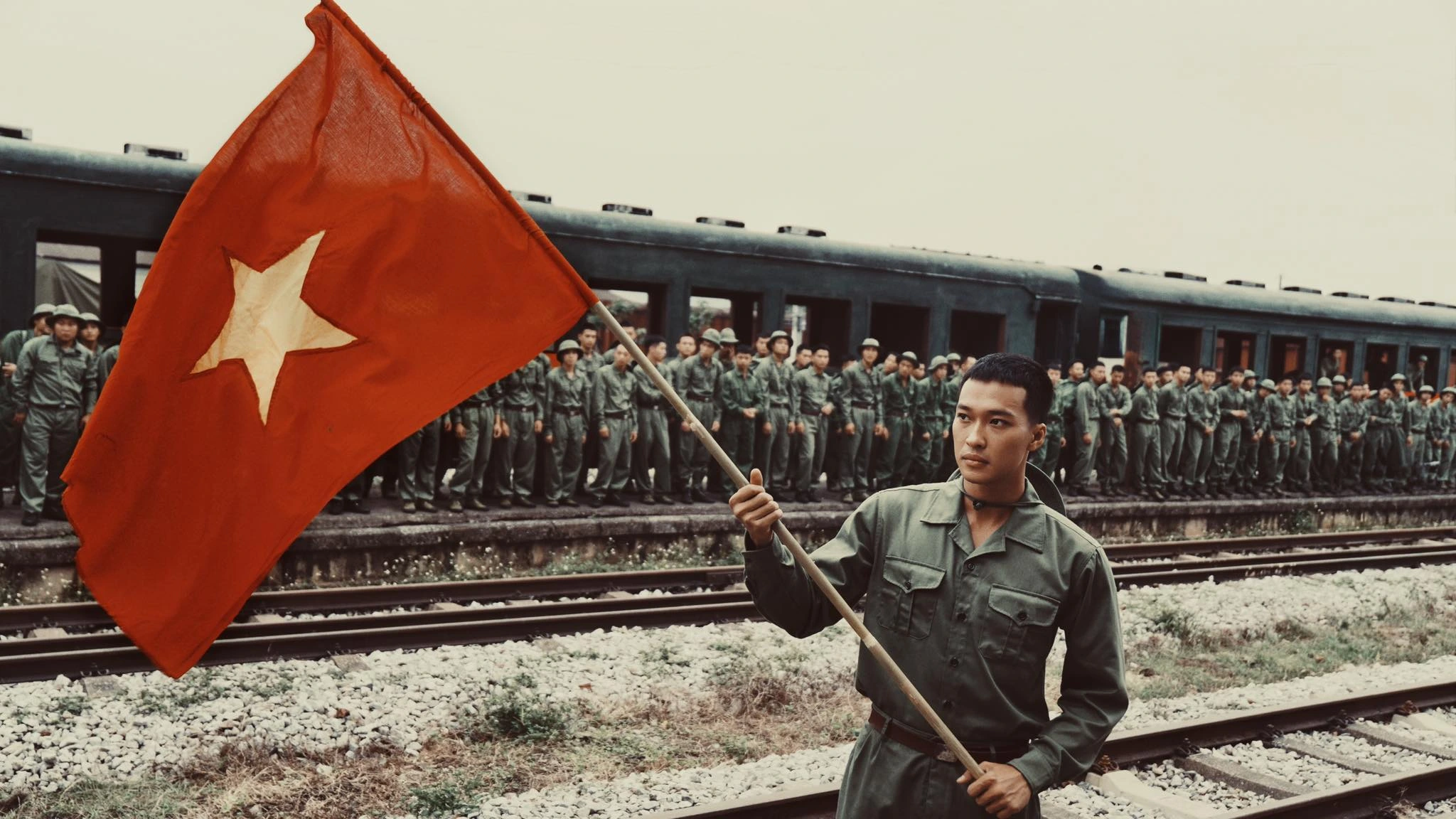 Lâm Thanh Nhã - Bình của Mưa Đỏ: Tuổi thơ bán vé số, nay tự hào vì xây được nhà cho cha, giúp gia đình hàn gắn - 4